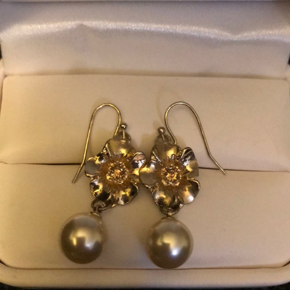 Gold Colored Flower & Dangle Pearl Earrings